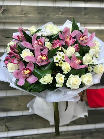 Букет цветов из: Розы и Хризантемы в Баляге