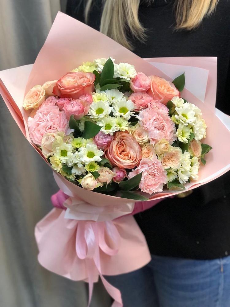 Букет нежные объятья в Баляге Букет цветов из: Гвоздики, Розы и Хризантемы в Баляге