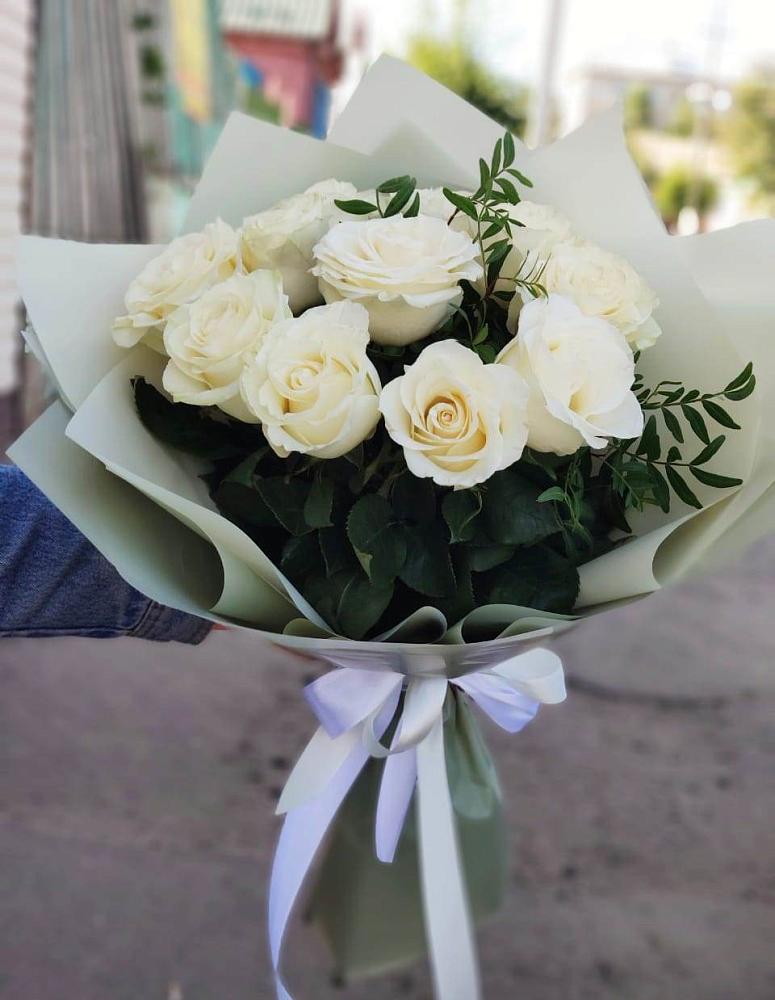 Букет Белые розы Проуд в Баляге