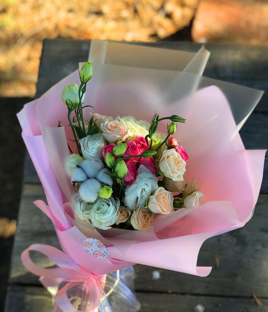 Букет цветов из: Розы и Лизиантусы в Баляге